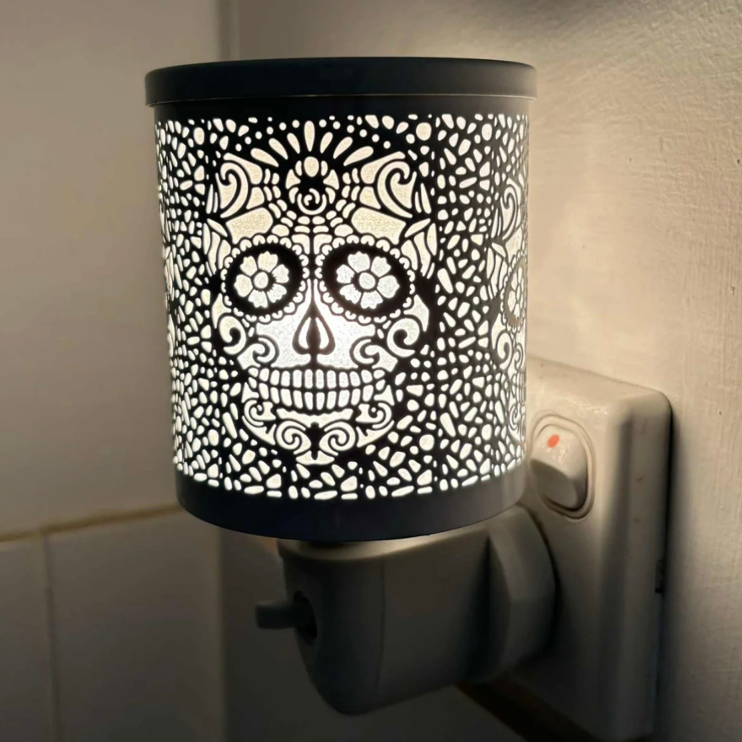 White Lady Skull Night Light Melter